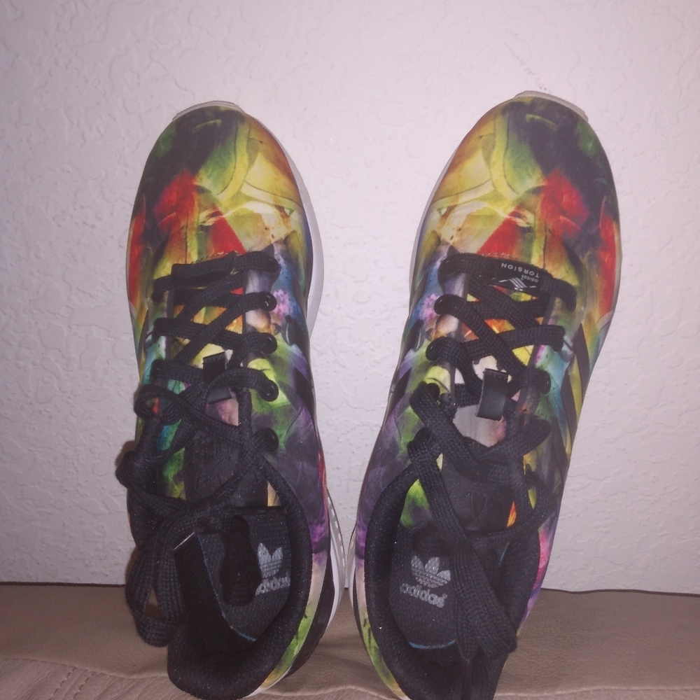 High fashion womens Adidas Torsion size 6 and 1/2